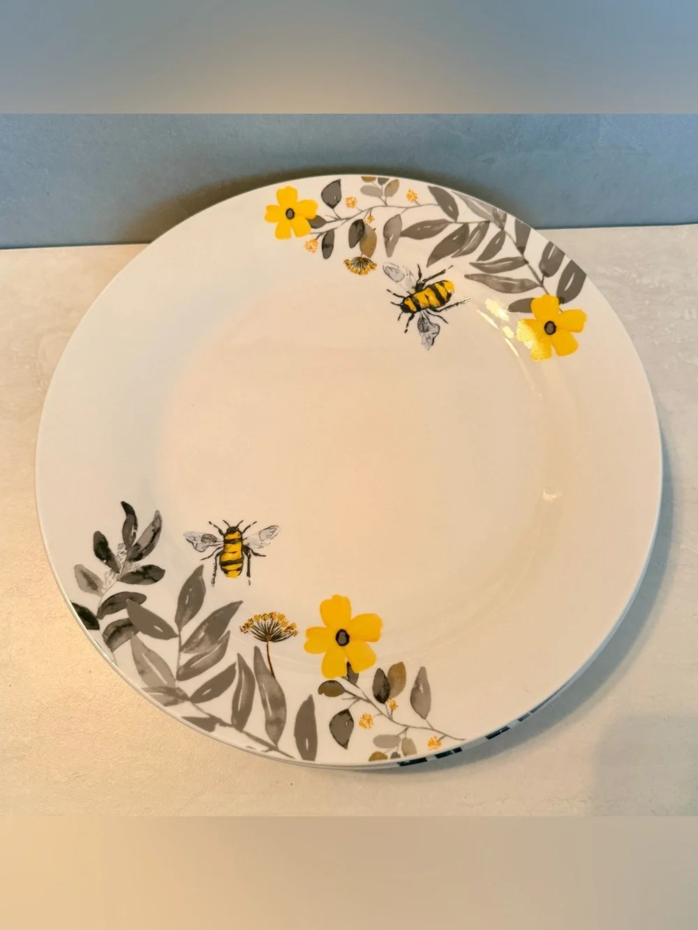 Royal Norfolk Spring Bees Yellow Floral Dinner Plates 10.5”, Set of 4